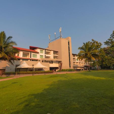 Signature Club Resort Devanahalli Buitenkant foto