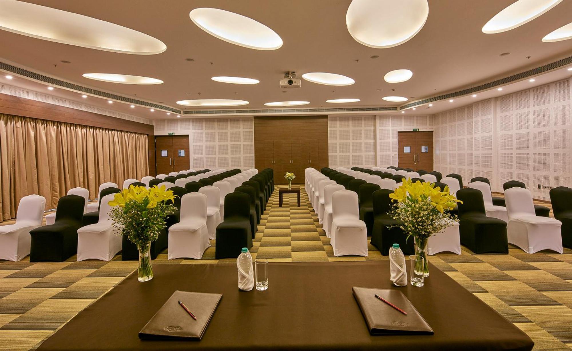Signature Club Resort Devanahalli Buitenkant foto