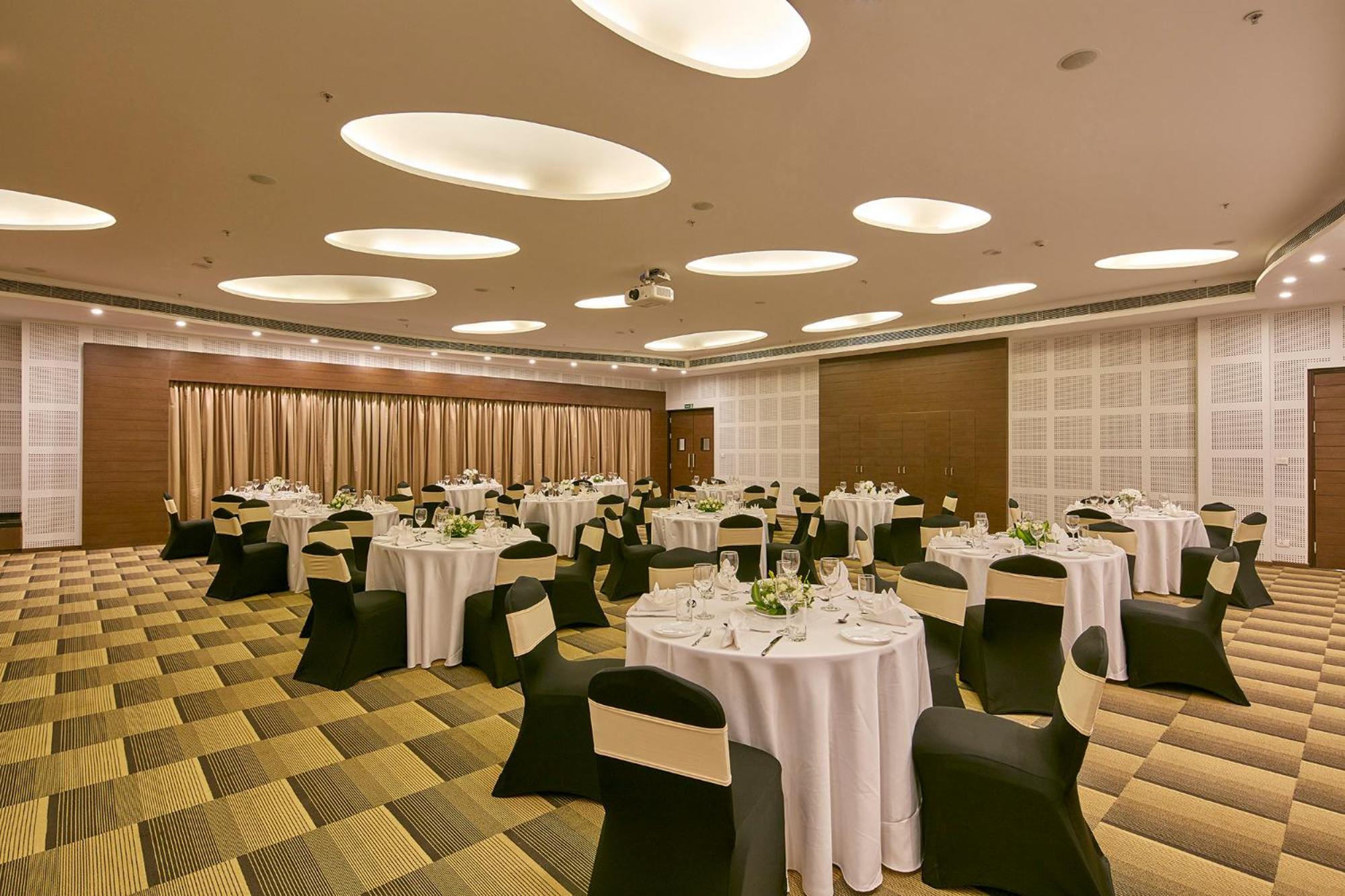 Signature Club Resort Devanahalli Buitenkant foto