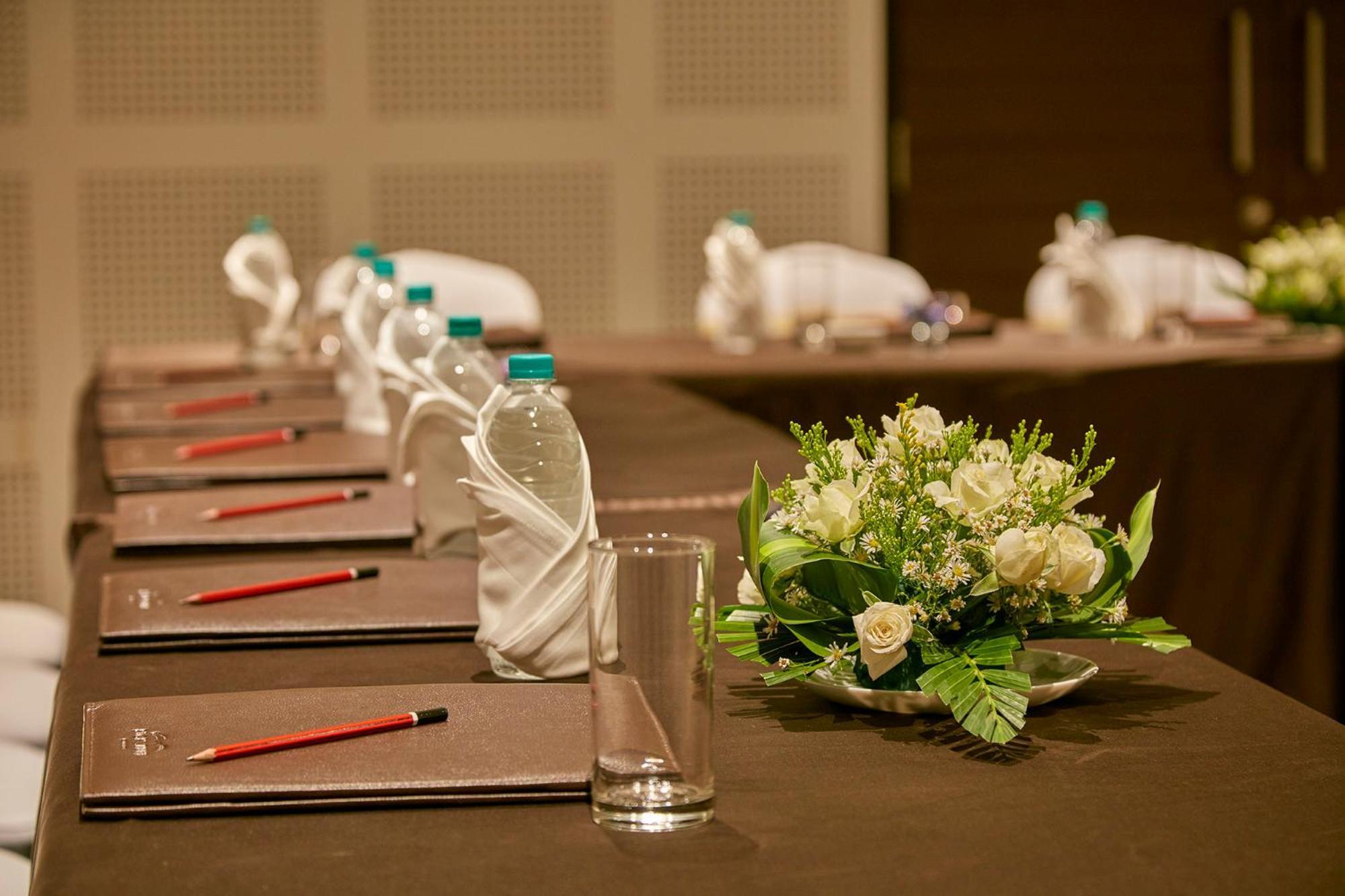 Signature Club Resort Devanahalli Buitenkant foto