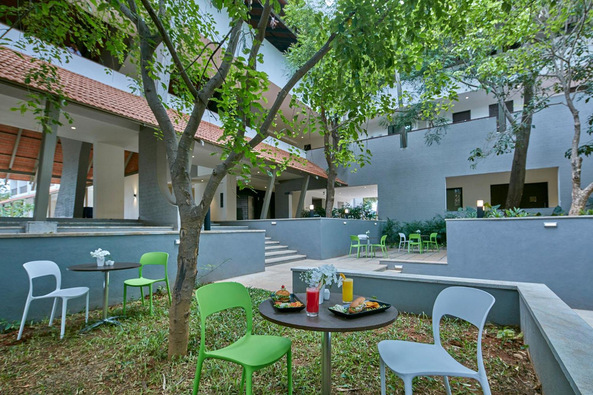 Signature Club Resort Devanahalli Buitenkant foto